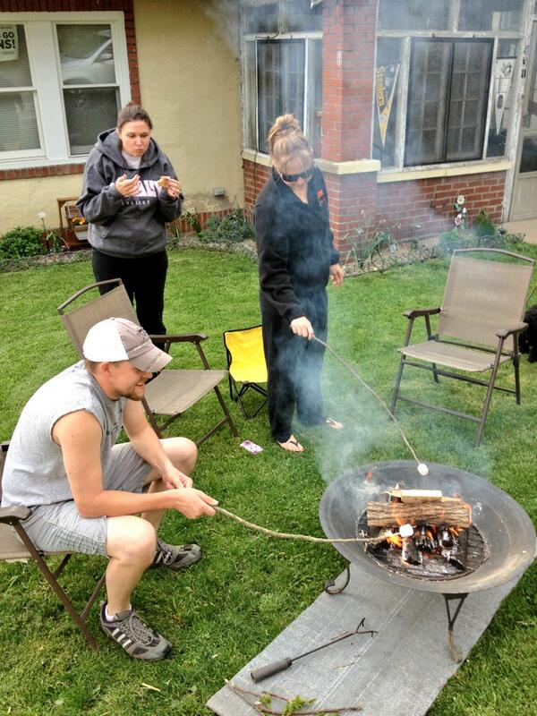 S'mores with @xTimberhawKx @koh1515 @Lacey_EDU #funtimes