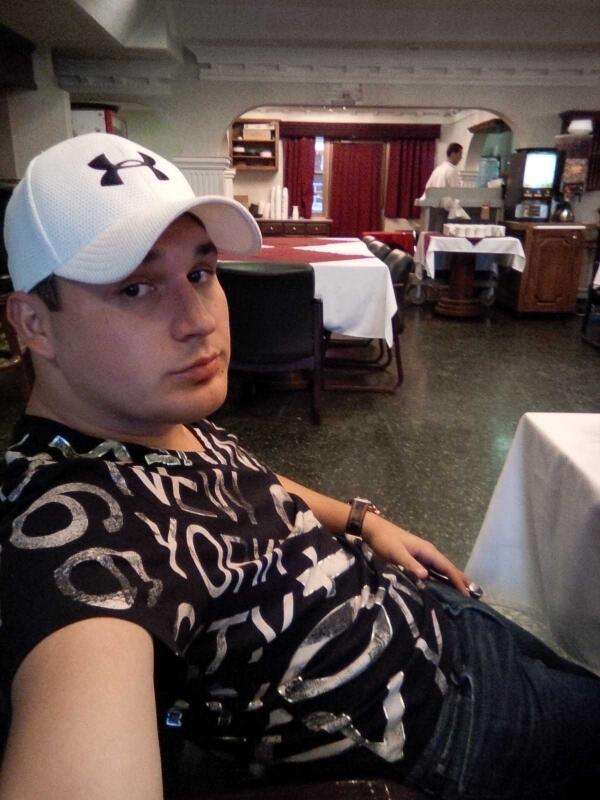 IvannaLga's tweet photo. “@sauleljaguar: Aburrido sin Internet grrrr http://t.co/Bjlg6XIXNQ”pobre d ti DTB suerte éxito fugaaa ♥