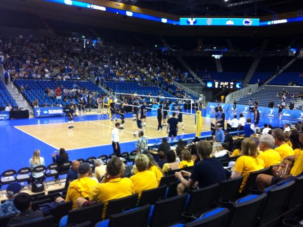 SteveChurm's tweet photo. @SteveChurm @ocregister 16 minutes to opening serve of Men's NCAA volleyball championship. Irvine vs BYU @ Pauley http://t.co/F6H0XVndKU