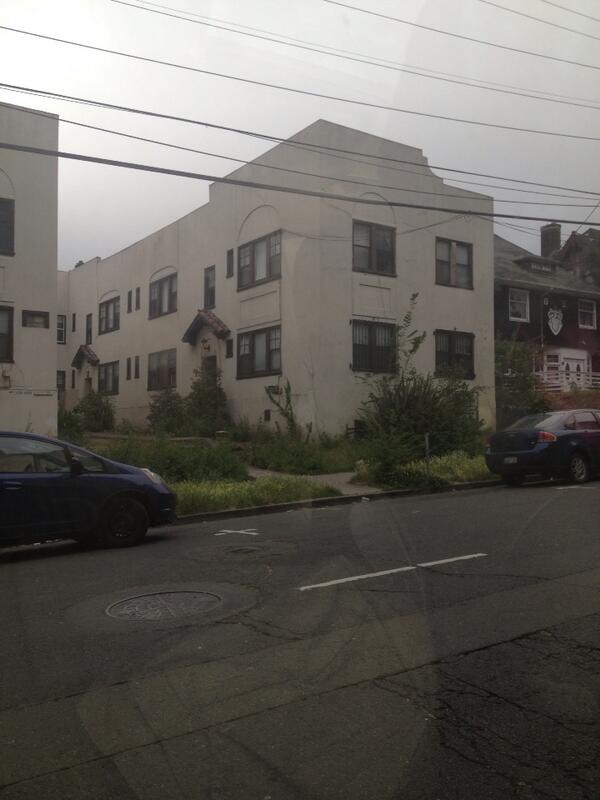 Amanze__'s tweet image. #Berkley #DaTrapHouse