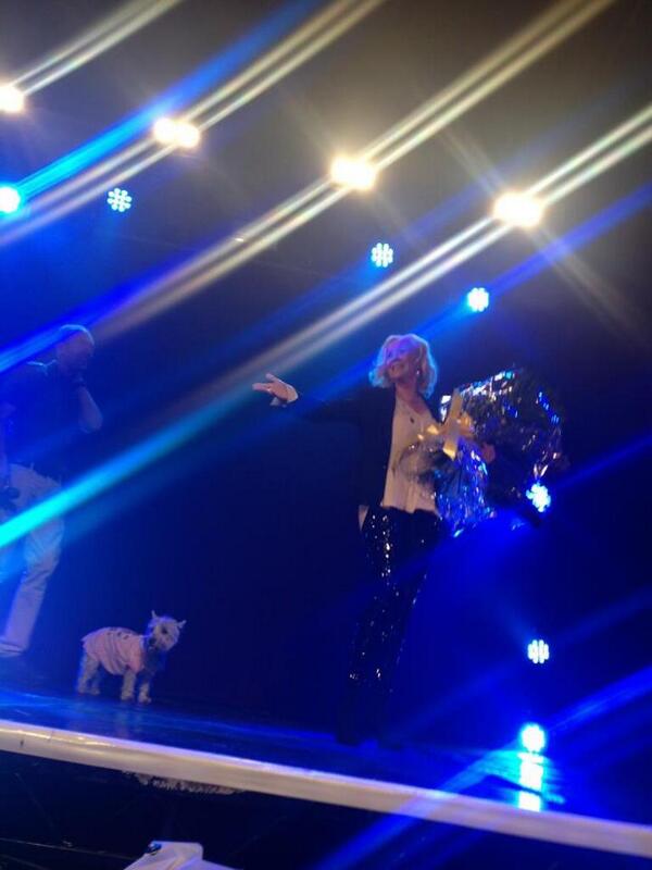 AgnethaNews's tweet photo. See that girl, watch that scene diggin' the Dancing Queen.
http://t.co/Lb005a7EaJ http://t.co/9YQQRfakMr