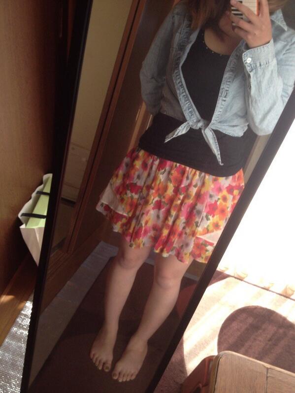 100073_chan's tweet photo. 前の服、中に黒いれてみた。どーだろ？w http://t.co/7vkQ84pNVJ