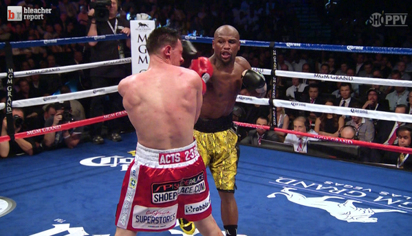 BleacherReport's tweet photo. Mayweather landing some big right hands on Guerrero. http://t.co/woc7awqOHV