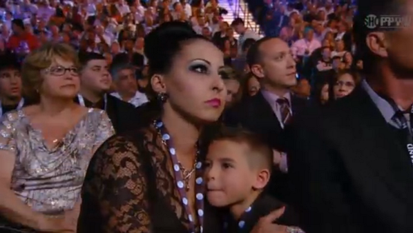 Vry impressed by the butt whipping Mayweather laid on Guerrero. Guerrero's wife &amp; kid . . . not so much #MayDay