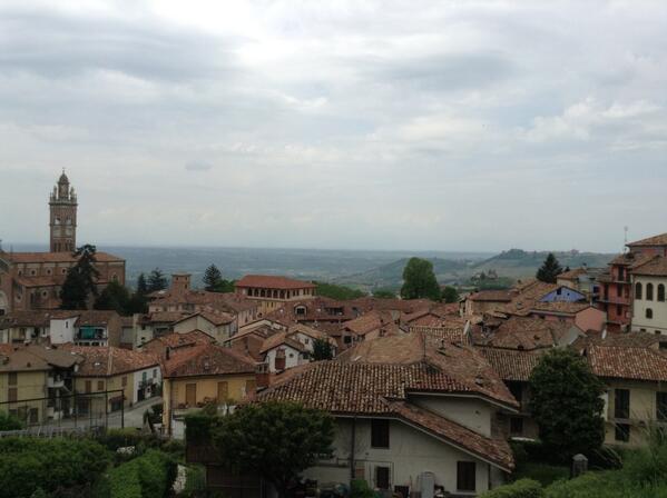 View from Monforte d'Alba hill top #grandilanghe @alecelio @vini_italiani @SimonCassina 1st tasting: #baroloDOCG