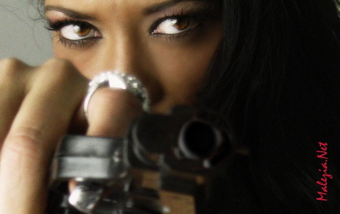 Pic: Don't fuck with me Mr ;-) #malezia #babe #gun http://t.co/sJ51Ueupoa<a href="/tag/malezia"class="tags">#malezia</a><a href="/tag/babe"class="tags">#babe</a><a href="/tag/gun"class="tags"><span>#gun</span></a>