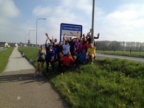 5MeiLoop's tweet image. DE loopgroepen hebben einddoel gehaald Afstand is overbrugd 
We wachten op elkaar, dan op naar het centrum tot 12.30!