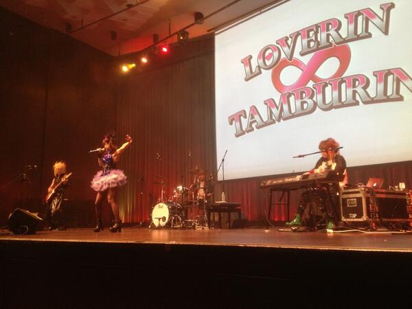 Hanami_Animexx's tweet photo. LOVERIN TAMBURIN beginnt nun mit ihrer heutigen Show. http://t.co/U3sGlMsEBi