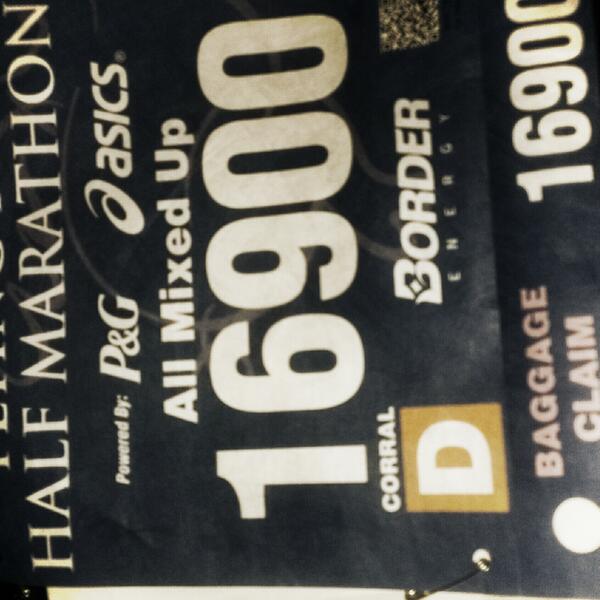 sundeeps27's tweet photo. Flying Pig in Cinci, First Half Marathon. Rocking @311 on my bib. #allmixedup http://t.co/4mmUOeelIf