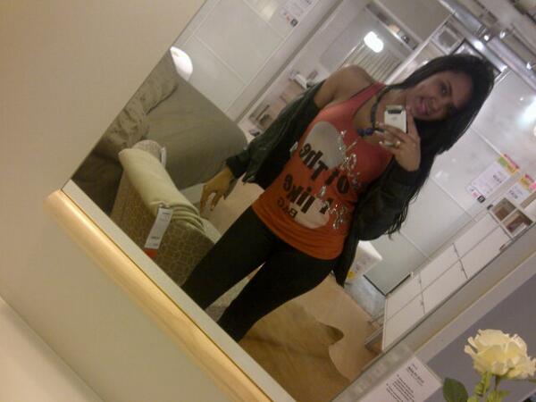 Yanira_herande's tweet photo. Buenos Días Regalándole una bella sonrisa ala vida :D #FelizDomingo# http://t.co/z3eOnSsDq1