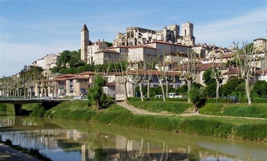 Vanaf het park zijn mooie dagtochten te maken naar Toulouse, Auch, Lourdes, Andorra, Pyreneeën, Carcassonne etc.