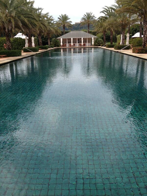 pmartinezsur's tweet photo. Otro lujo de la Costa del Sol. “@MJSuarez_MJS: Me encanta la piscina del @FINCACORTESIN http://t.co/ArMLSgz6ve”