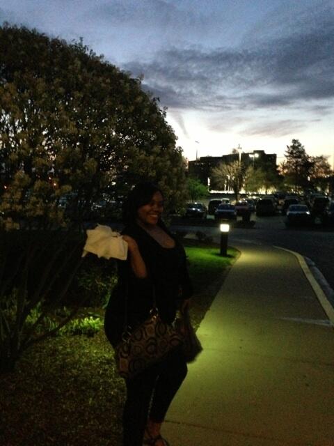 iFollowLesbians's tweet image. #EarlyCheckOut 😭😫😂