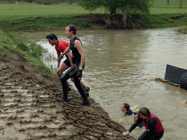 Rayner7's tweet image. Team Apocobant still going strong #toughmudder Awesome effort @SamKano