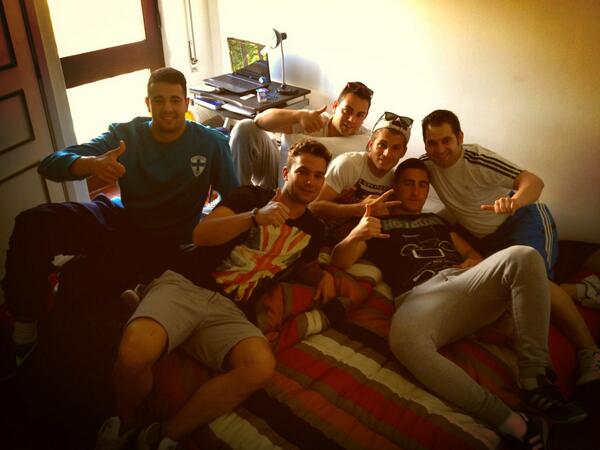 FernandoMoGr's tweet photo. Ahoraa sii!! Jejeje @adrianfructuoso @AlbertoArques10 y @serafinalcaina http://t.co/sVmba5sCJV