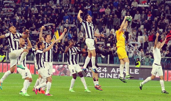 DuniaGiBol's tweet photo. FT: Juventus 1 - 0 Palermo (59' A. Vidal (pen.))  Congratulations Juventus http://t.co/0xOzqXjfvY