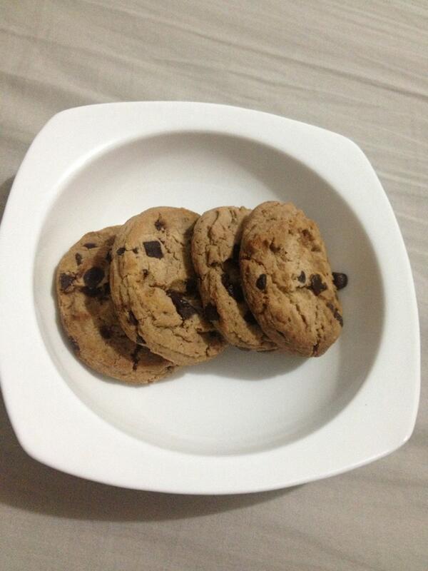 lilredReina's tweet photo. Cookie night! 😃😀😍 Vittoria 😃☺😍 http://t.co/XAlySIGorw