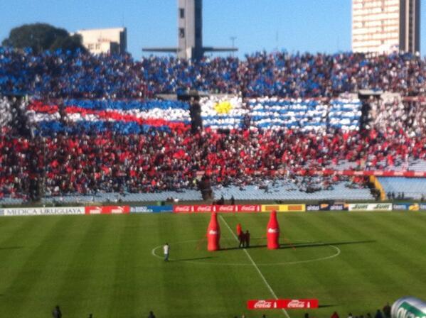 OPetinatti's tweet photo. Orgullo Tricolor #elpaisaplaude http://t.co/PgR5rEYHw0