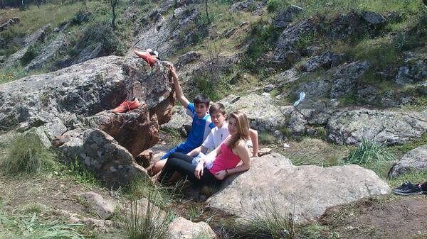 romeroxlopez's tweet photo. En la sierra con @laurafeelsogood y @Albertosagui :) http://t.co/URqh03iKlg