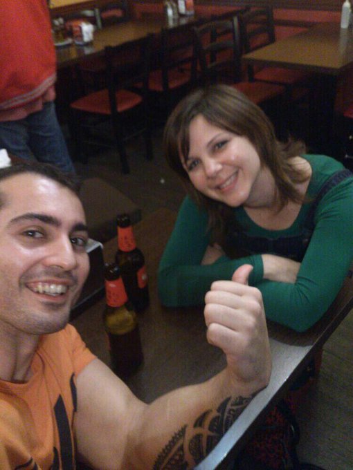 Buena noche de risas con una paisana http://t.co/IzkbMsQRVi<a href="/tag/mma"class="tags"><span>#mma</span></a><a href="/tag/ufc"class="tags"><span>#ufc</span></a><a href="/tag/jiujitsu"class="tags"><span>#jiujitsu</span></a><a href="/tag/muaythai"class="tags"><span>#muaythai</span></a><a href="/tag/grap"class="tags"><span>#grap</span></a>