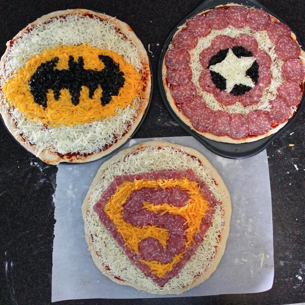 EsComida's tweet photo. La pizza de los Superhéroes... http://t.co/Hq0MIk8aF6