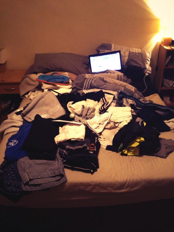 ElliotPower's tweet image. #bedtimeproblems