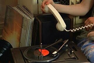 ADIabarca's tweet photo. recordando los buenos tiempos....la serenata por teléfono un clásico http://t.co/sgRFFIOaox