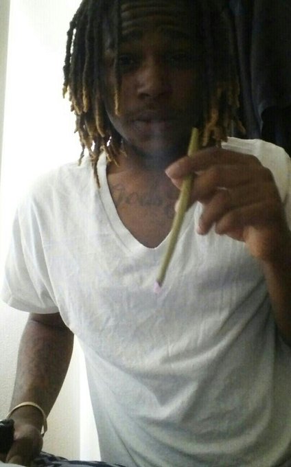 #RT IF YOU SMOKE DESE #FOREIGN LIFE http://t.co/rDc5vORsCJ<a href="/tag/rt"class="tags">#RT</a><a href="/tag/foreign"class="tags">#FOREIGN</a>