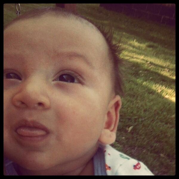 ElanAnthony's tweet photo. I love to watch birds. My mama thinks the birds are watching me and want to take me to their nest. She wont let them! http://t.co/ROLxXTjifr