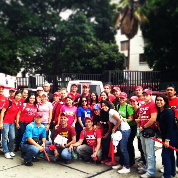nini_her's tweet photo. Lucha por la #IndependenciaTecnologica,Gran Equipo @GalbaSanTome @ESCM_GALBA #A2MesesDeTuPartidaChavez #TROPA 1/05/13 http://t.co/qoPO1qJ6Q4