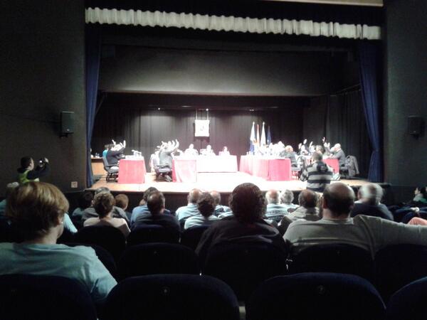 PSdeGPontevedra's tweet photo. Aprobada por unanimidad la moción del PSdeG-PSOE para cancelar las cuentas en NGB en apoyo a los preferentistas. http://t.co/LylftJ1fqL