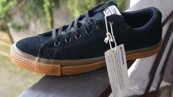 FIREBOYS_ID's tweet photo. CONV BLK/GUM still available! - by @Kickspin_ http://t.co/MRBCRNFaQc