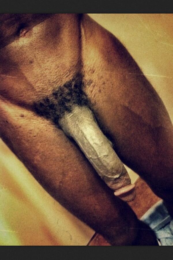 Simanizthea's tweet photo. Wow extra big and long "@big09boy89: http://t.co/Wt2SHzuzmC"
