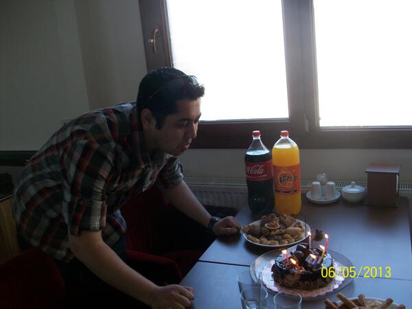 Sevgili Müdürümüz Erhan Topbaşoğlu'nun doğum gününü kutlarız. Nice yıllara... :)