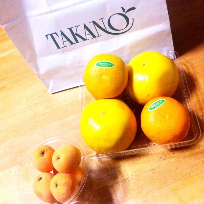 果物が食べたすぎて、タカノでフルーツいっぱい買ってきてやったぜっ\(&bull;ㅂ&bull;)/♡ http://t.co/tYfIJBoNWr