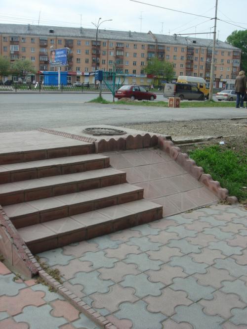 Alterplast's tweet photo. Из двух зол и выбирать нечего. #пандус #строительство #юмор http://t.co/NFsb8rSUey