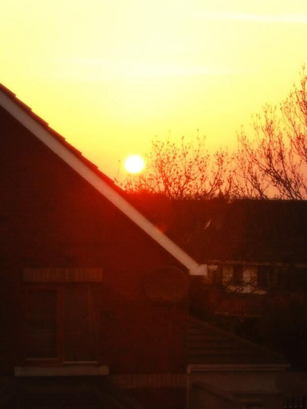 BlindFaithProd's tweet photo. Cracking sunset to finish the long weekend. Enjoy the last 20mins http://t.co/QGJjmJjZiR