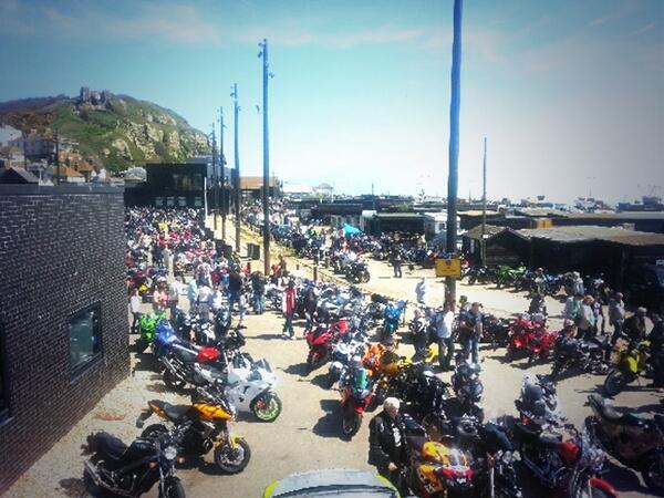RXfisheries's tweet photo. Wow what a bank holiday. Perfect weather showing Hastings at its best. To the 1000's that came hope you enjoyed it. http://t.co/s8poKQtCeq