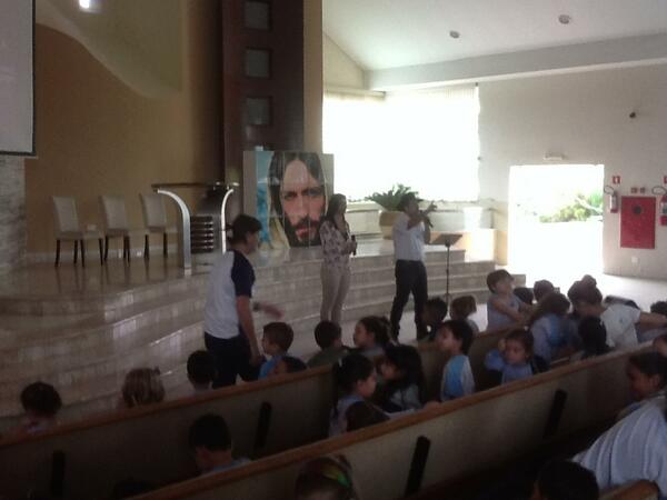 Samuelapv's tweet photo. @vilmandrade @educacaoapv   Capela especial com a primeira Dama de Lorena. http://t.co/TGIypqw5nv