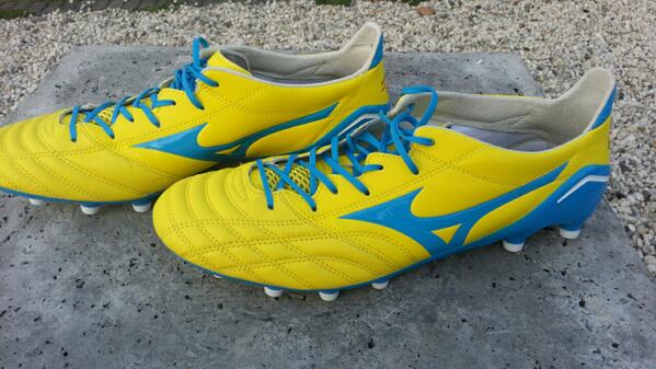 Mizuno wist al wie er kampioen ging worden <a href="/SandorVan/">Sandor van Gessel</a> #cambuur schoenen nu op voorraad