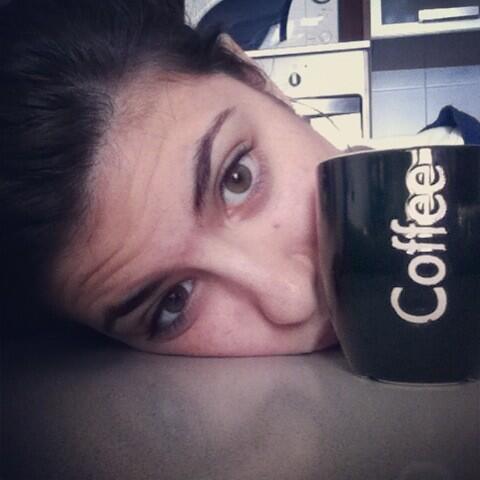 MartiValentino's tweet photo. Come diventare caffè dipendente. Sono distrutta e devo studiare a balla! #offanculo http://t.co/ZNMIHPmebO
