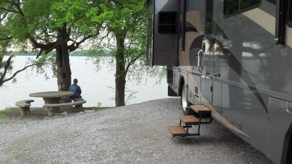 maxwellbayman's tweet photo. Best campsite ever. #onthelake #justmeandmyhoney #prizerpoint http://t.co/n8zroJPAnx
