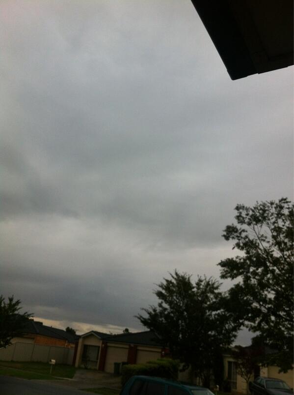 erika_rmit's tweet photo. What a horrible weather. Hoping the kids don't stay inside all day http://t.co/AZ7WLwLvLo