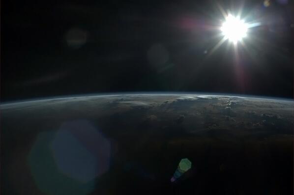 Chris Hadfield tweet media