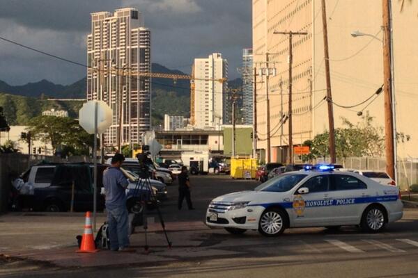 colinsato's tweet image. They just expanded the perimeter slightly. Kakaako #OverReactMuch?