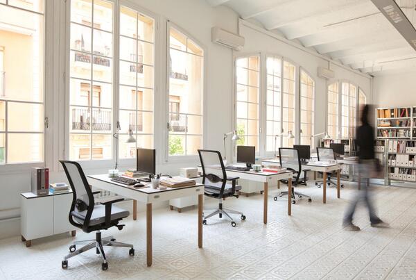 AVP_IMASOTO's tweet image. y para #oficinas más serias. la clave de #traycollection? #versatilidad. #ESPdesign #pedrofeduchi #imasoto