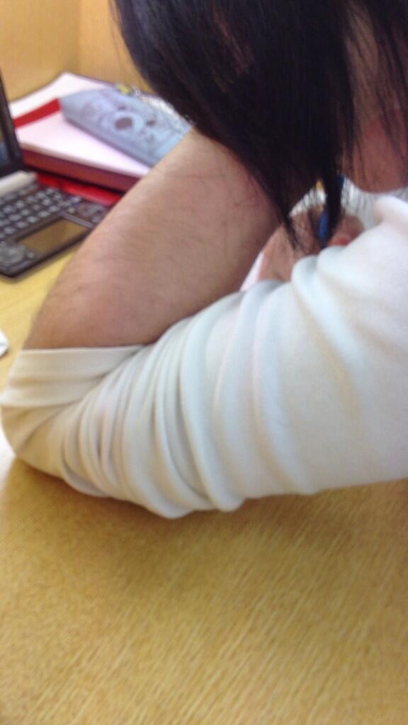 Tetsu Imanari もっと楽しいつぶやき 自習室にて 隣の女子の腕毛が真木以上 Http T Co Olpowbeir4 Twitter