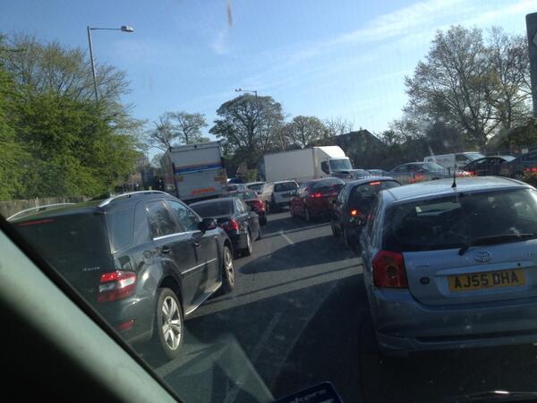 d8dmu's tweet image. #totalgridlock sat with @danielgarvie stuck in traffic on way to work
