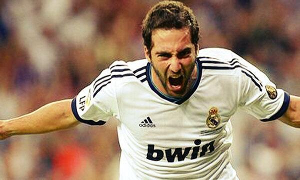 DuniaGiBol's tweet photo. Juventus Dan Real Madrid Tengah Mencocokkan Harga Higuain - http://t.co/iOCeOPhQY0 http://t.co/wxNQcV9OHk