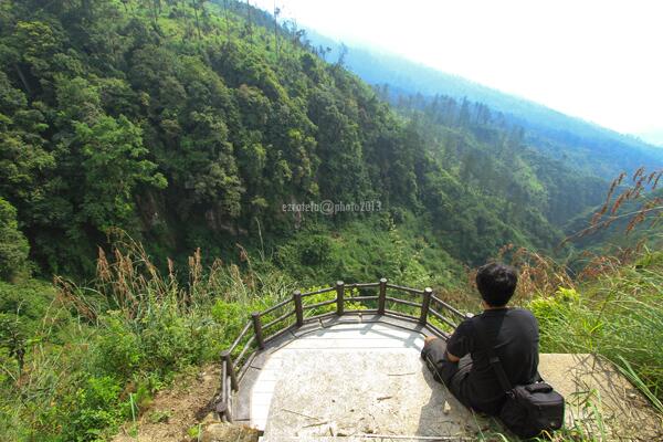 jalanteruus's tweet photo. sepasang mata akan dimanjakan dengan keindahan yang luar biasa dengan irama air terjun yang aduhai setelah keluar Goa http://t.co/ACrrWKvo6W